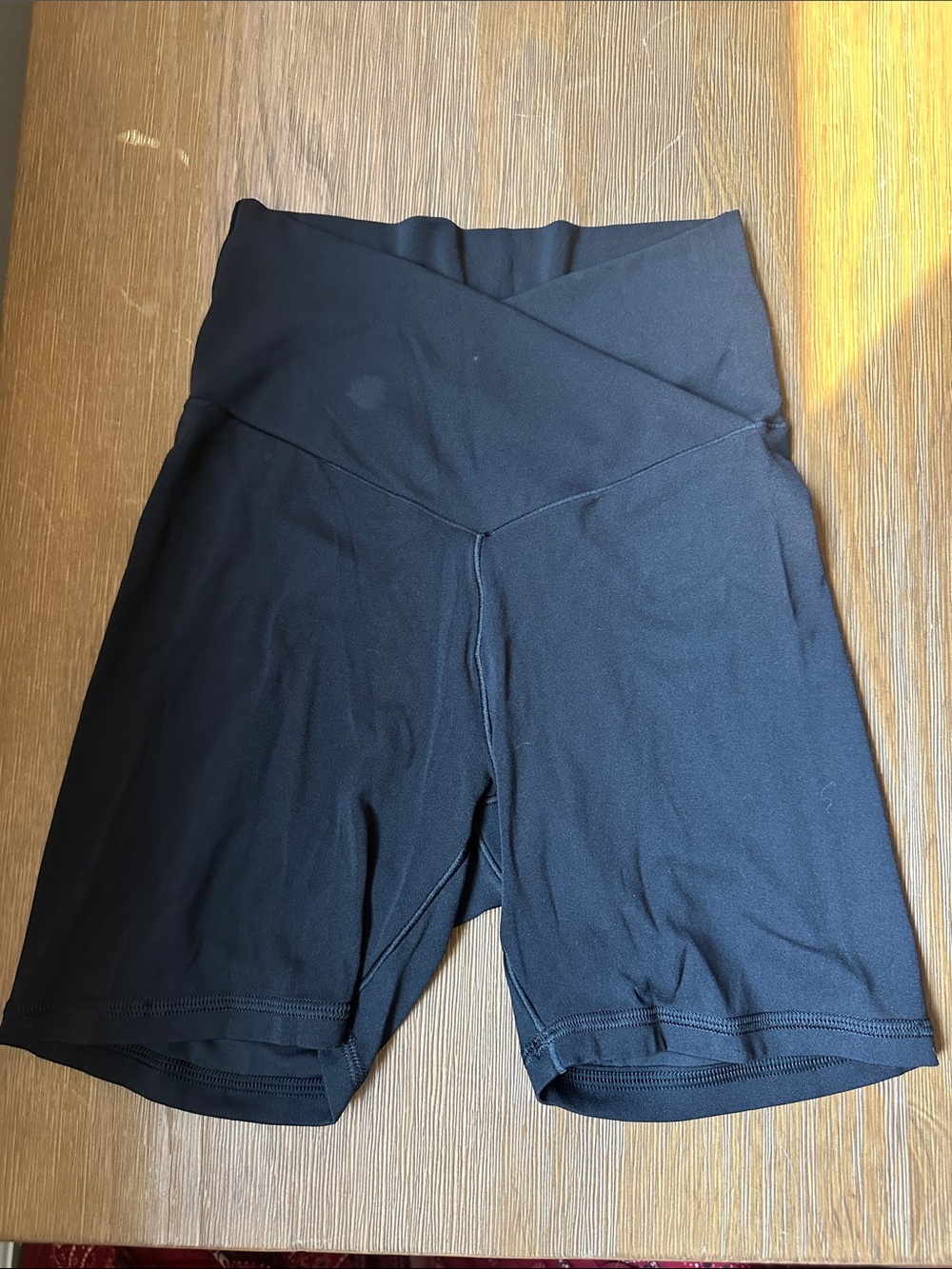 Aerie Offline Cross-Waist Black Women’s Biker Shorts
